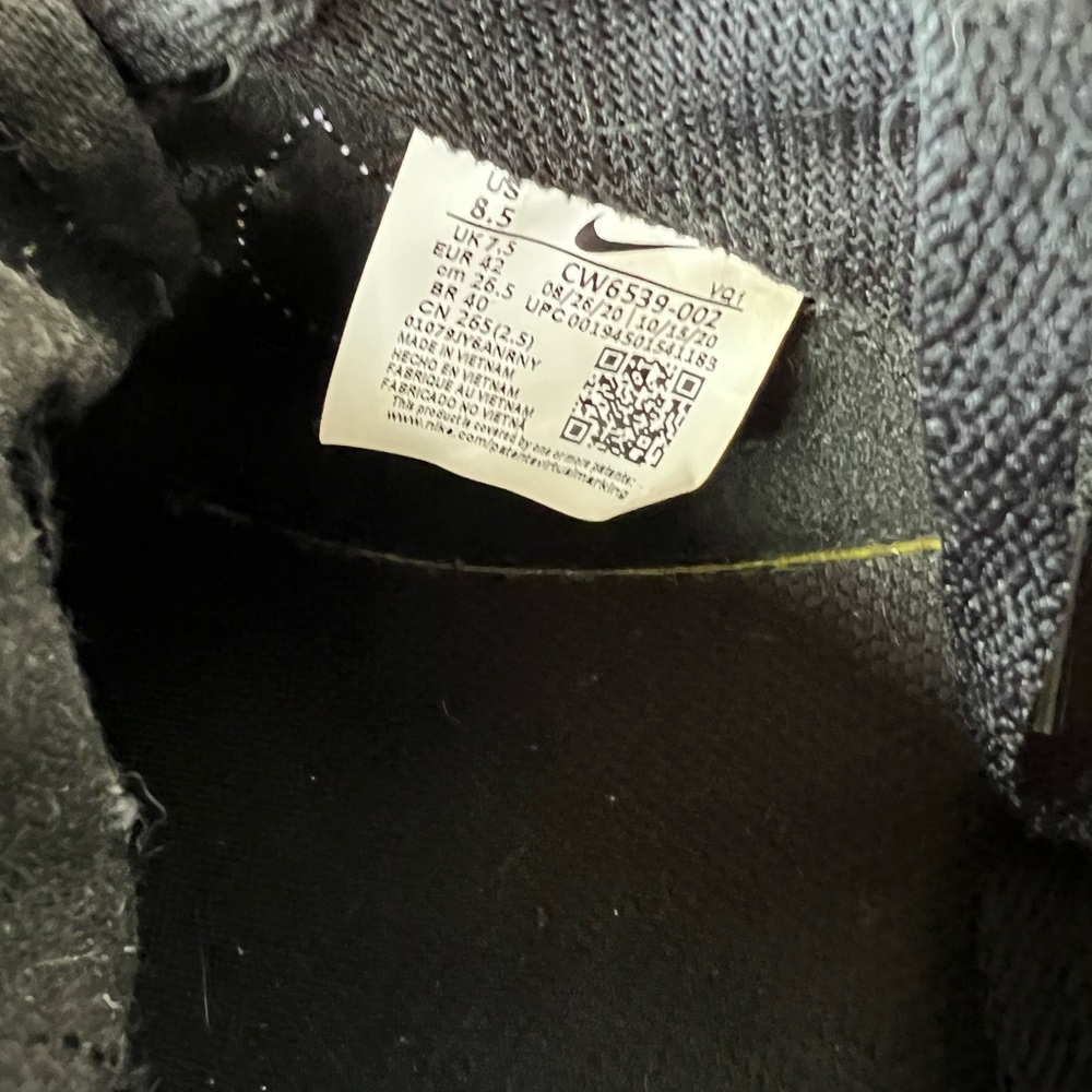 Nike Black Canvas Sneakers with White Soles - Picture 7 of 7
